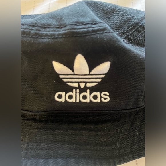Adidas Washed Bucket Hat - Picture 5 of 6